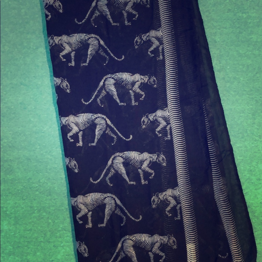Black And White Big Cat Printed Scarf